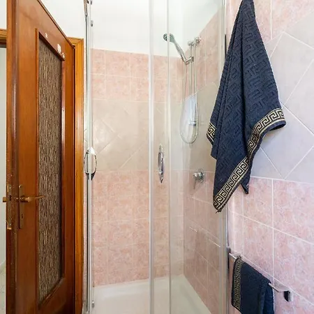 Luxury And Comfort In A Sea View דירה *