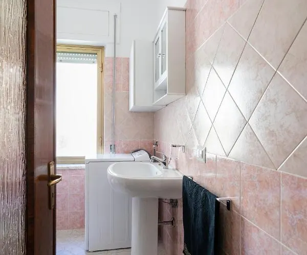 Luxury And Comfort In A Sea View Apartman Strongoli