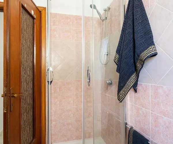 Luxury And Comfort In A Sea View Apartman *